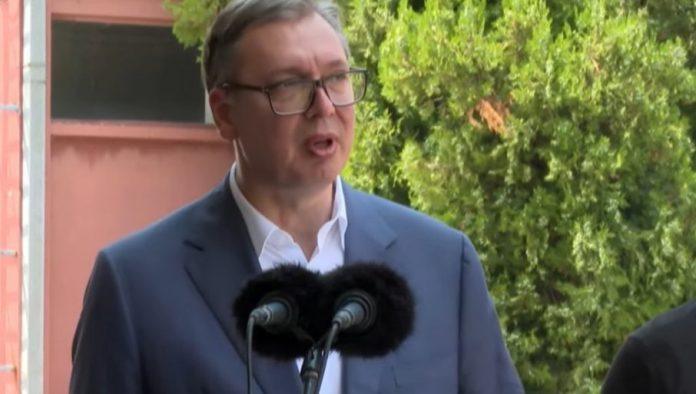 “mi-do-sada-10-put-dajemo-jednokratnu-pomoc”-vucic-odgovorio-ponosu:-srbija-mu-je-sve-obezbedila,-to-da-moze-da-se-brcka