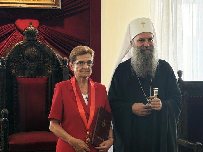 patrijarh-porfirije-odlikovao-danicu-marinkovic-koja-je-demaskirala-slucaj-racak-“hvala-za-vasu-ljubav-prema-svom-rodu,-za-ljubav-prema-istini-i-pravdi”