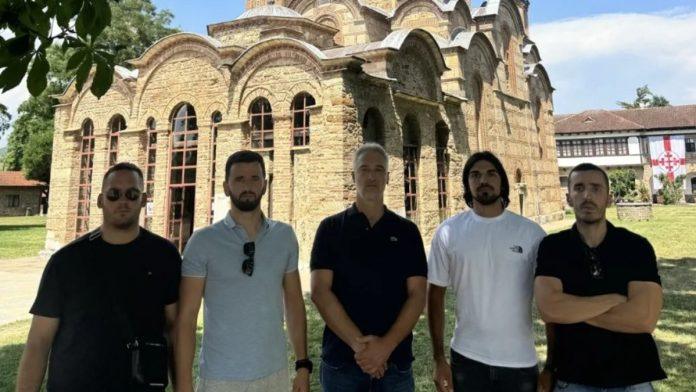 petorica-hodocasnika-iz-crne-gore-tvrde-da-su-brutalno-napadnuti-na-kosovu-tokom-obelezavanja-vidovdana:-“uhapsili-su-nas,-ubacili-u-kontejner,-tada-je-krenula-tortura”