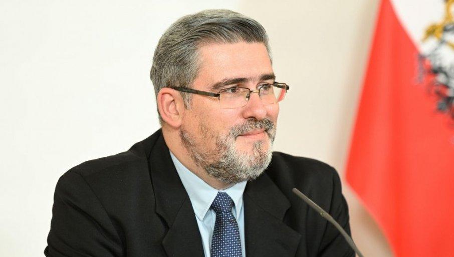 starovic-reagovao-na-ponosev-ocaj:-prostaklukom-i-ulicarskim-recnikom-protiv-kompromisa-i-napretka-srbije-na-putu-ka-eu starovic-reagovao-na-ponosev-ocaj:-prostaklukom-i-ulicarskim-recnikom-protiv-kompromisa-i-napretka-srbije-na-putu-ka-eu