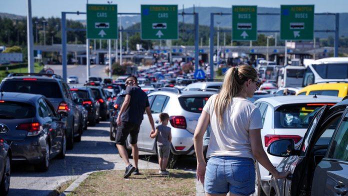 makedonka-bilja-trazi-porodicu-iz-srbije!-zbog-susreta-na-auto-putu-kumanovo-–-skoplje-zeli-hitno-da-ih-nade:-“auto-je-bio-braon-boje,-kragujevackih-tablica”