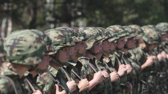 zna-se-tacan-datum-i-gradovi-u-koje-idu-regruti-ovo-su-svi-detalji-obaveznog-sluzenja-vojnog-roka,-mladici-ce-morati-da-skrate-kosu-i-bace-pirsinge