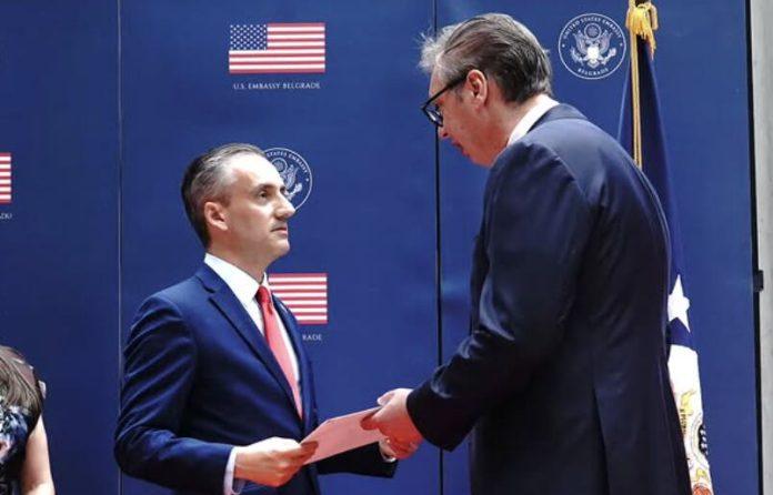 vucic-americkom-narodu-i-donaldu-trampu-pozeleo-mir,-uspeh-i-prosperitet!-predsednik-srbije-na-prijemu-u-ambasadi-sad-povodom-dana-nezavisnosti