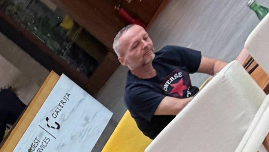 olenik-dokazuje-da-je-najverniji-vucicev-fan:-kako-je-poznati-„buntovnik“-ponovo-uhvacen-u-srcu-“galerije”-u-beogradu-na-vodi olenik-dokazuje-da-je-najverniji-vucicev-fan:-kako-je-poznati-„buntovnik“-ponovo-uhvacen-u-srcu-“galerije”-u-beogradu-na-vodi