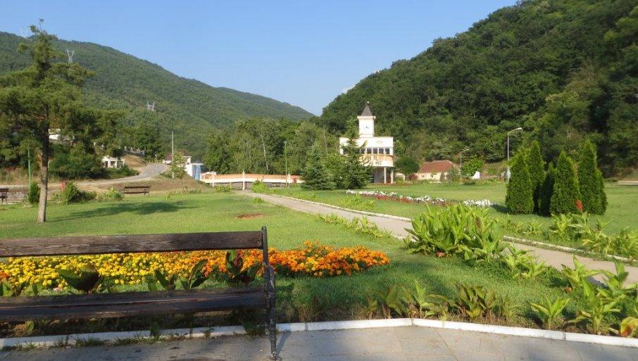 krece-podela-vaucera-od-10.000-dinara!-evo-ko-ima-pravo-na-na-njih-i-kako-se-prijaviti krece-podela-vaucera-od-10.000-dinara!-evo-ko-ima-pravo-na-na-njih-i-kako-se-prijaviti