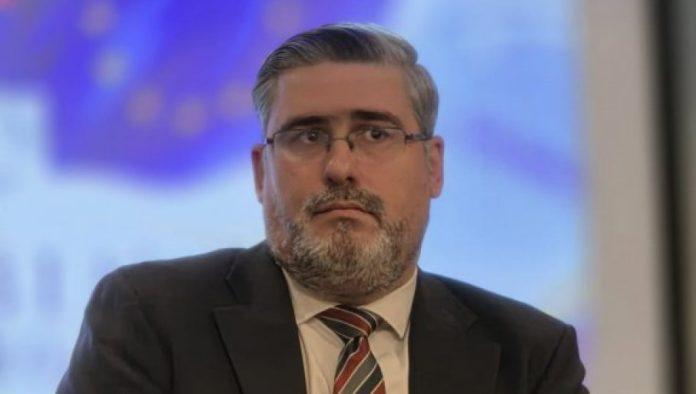srbija-pod-najvecim-pritiskom:-starovic-iz-brisela-otkriva-zasto-je-nas-put-ka-eu-tezi-od-drugih-kandidata