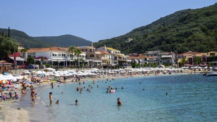 upozorenje-za-sve-koji-letuju-u-grckoj:-nova-pravila-sokiraju-turiste