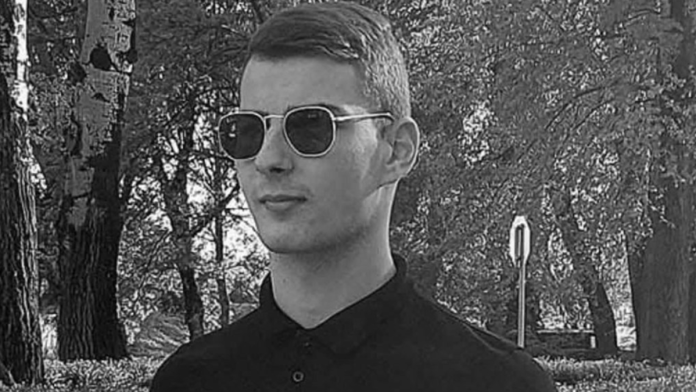 “prokleta-drina-nam-je-uzela-andela”-tuga-u-loznici-zbog-smrti-mladog-policajca-bogdana,-mestani-neutesni:-“bio-je-decko-za-primer”