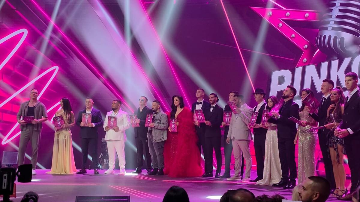 prvi-presek-glasanja!-ovi-takmicari-su-ispali-iz-finala-“pinkovih-zvezda”:-njih-12-se-bori-za-pobedu prvi-presek-glasanja!-ovi-takmicari-su-ispali-iz-finala-“pinkovih-zvezda”:-njih-12-se-bori-za-pobedu