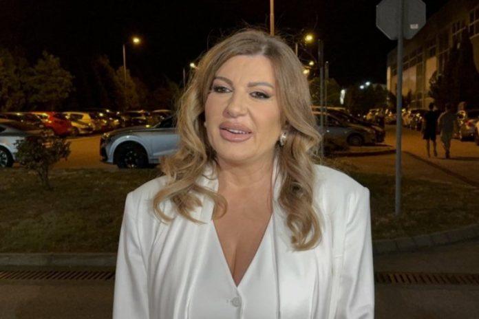 viki-miljkovic-dovodi-cecu-u-“pinkove-zvezde”!?-pevacica-potvrdila-da-je-clan-zirija-sledece-godine!