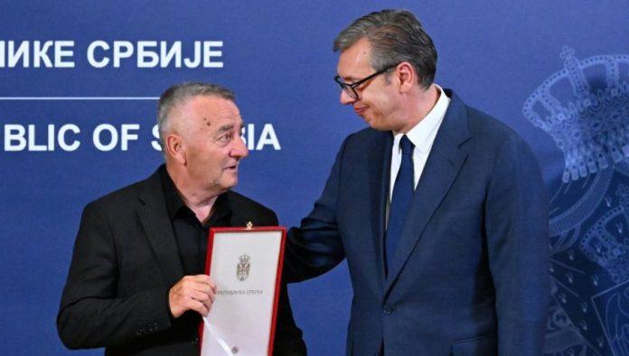 “za-mir-i-slobodu-uradio-si-vise-od-svih-nas”:-vucic-i-fernandes-posthumno-odlikovali-milovana-jovanovica,-poginulog-u-libanu-(video)