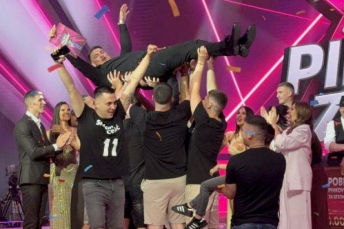 ko-je-stefan-cekic,-novi-pobednik-“pinkovih-zvezda”?-slavuj-iz-leskovca-ima-24-godine,-a-srce-mu-je-ukrala-ova-pevacica!