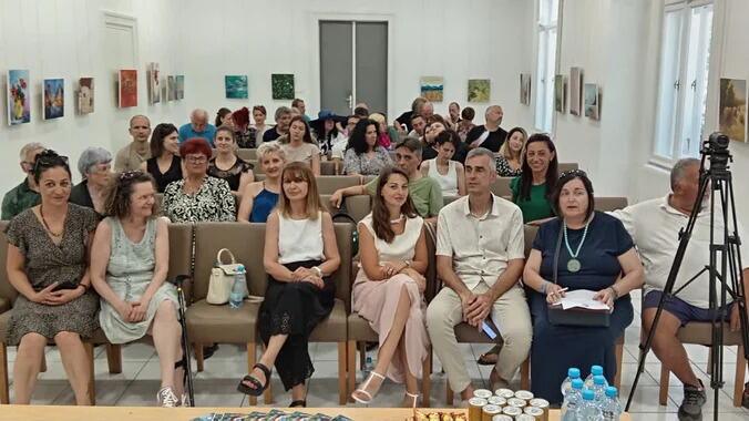 spoj-umetnosti-i-solidarnosti:-u-novom-knezevcu-odrzan-inkluzivni-dan-“iz-srca-kolonije”-za-obolele-od-multiple-skleroze spoj-umetnosti-i-solidarnosti:-u-novom-knezevcu-odrzan-inkluzivni-dan-“iz-srca-kolonije”-za-obolele-od-multiple-skleroze