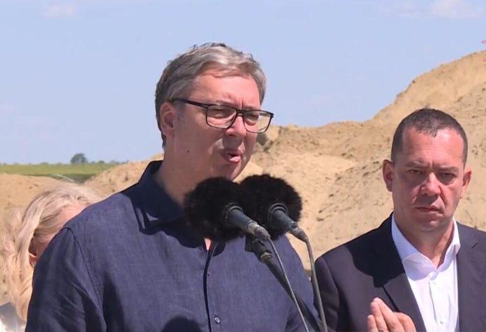 “oteli-nam-14-odsto-teritorije,-tri-puta-nas-proglasise-genocidnim-narodom”-vucic-o-sramnom-potezu-podgorice:-nemojte-da-vam-govorim-o-slanju-vojnika-na-kosovo