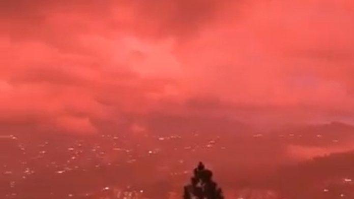 (video)-“krvavo”-nebo-nad-gradom-nakon-razornih-zemljotresa!-gradani-u-panici,-sablasni-prizori-sire-se-mrezama,-a-evo-o-cemu-je-zapravo-rec