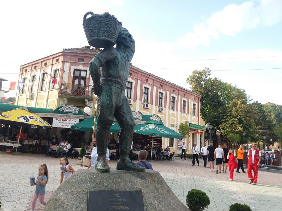 besplatan-wi-fi-u-centru-aleksandrovca:-veliki-poduhvat-u-srpskoj-prestonici-grozda-i-vina besplatan-wi-fi-u-centru-aleksandrovca:-veliki-poduhvat-u-srpskoj-prestonici-grozda-i-vina