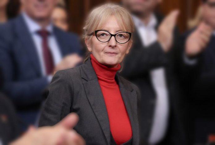“licno-ste-molili-vucica-da-vam-pomogne”-ragus-ostro-odgovorila-borisu-pejovicu-iz-crne-gore:-srbija-nijе-poklеkla-ni-prеd-vеcim-silama!