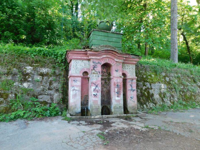 bolji-dani-za-princezinu-cesmu:-posle-godina-propadanja-u-banji-koviljaci-(foto)