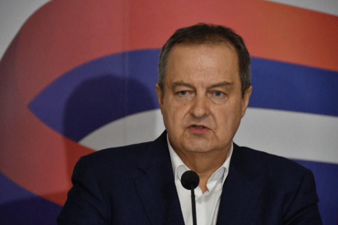 “srbija-je-ponosna-na-vas”:-ivica-dacic-cestitao-mladim-kosarkasima-srebrnu-medalju-na-svetskom-prvenstvu!-(foto)