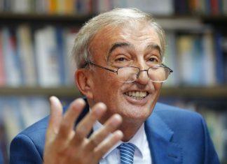 “TO JE PODVALA GRAĐANIMA, MANIPULACIJA” Čedomir Čupić besan na studente zbog protesta u Kraljevu: “Ima mnogo opasnih ljudi na sceni” “to-je-podvala-gradanima,-manipulacija”-cedomir-cupic-besan-na-studente-zbog-protesta-u-kraljevu:-“ima-mnogo-opasnih-ljudi-na-sceni”