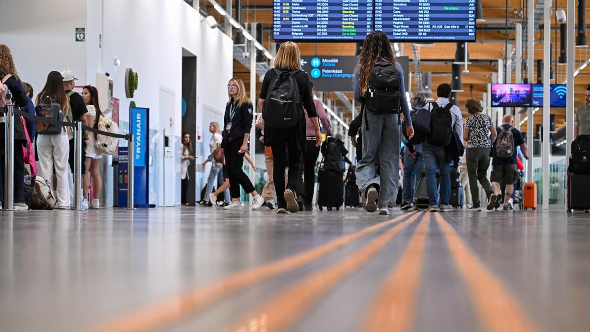 brisel-popusta-stege-zbog-turisticke-sezone,-avio-kompanije-na-raportu:-trazi-se-spas-za-aerodrome-i-putnike-zbog-novih-pravila brisel-popusta-stege-zbog-turisticke-sezone,-avio-kompanije-na-raportu:-trazi-se-spas-za-aerodrome-i-putnike-zbog-novih-pravila