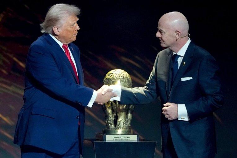 donald-tramp-sokirao-svet!-priznao-da-je-zvao-fifa,-evo-kako-je-doslo-do-neverovatne-odluke-o-ponistavanju-crvenog-kartona-americkom-reprezentativcu! donald-tramp-sokirao-svet!-priznao-da-je-zvao-fifa,-evo-kako-je-doslo-do-neverovatne-odluke-o-ponistavanju-crvenog-kartona-americkom-reprezentativcu!