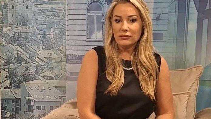 (video)-tik-tok-psihijatar-za-generaciju-z-aleksandra-je-ordinaciju-otvorila-bas-tamo-gde-su-mladi-najvise-i-otkriva-sta-muci-mlade-u-srbiji:-anksioznost,-depresija-i-panicni-napadi-najcesce-teme