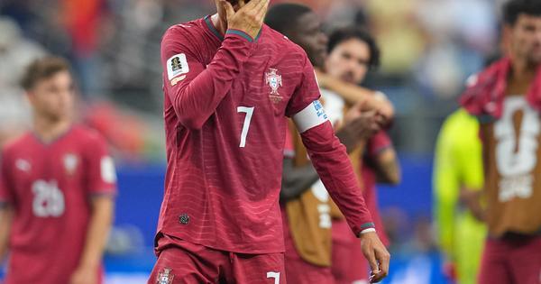 sportal-jutro-mundijal-specijal:-i-bogati-placi-–-ronaldove-suze-obisle-planetu!-kao-otac-i-sin-–-zagrljaj-s-jamalom-na-kraju-jedne-i-pocetku-druge-ere-fudbala-/video/ sportal-jutro-mundijal-specijal:-i-bogati-placi-–-ronaldove-suze-obisle-planetu!-kao-otac-i-sin-–-zagrljaj-s-jamalom-na-kraju-jedne-i-pocetku-druge-ere-fudbala-/video/