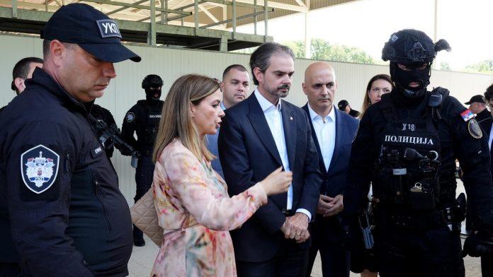 generalni-sekretar-interpola-na-prikazu-vezbe-uprave-kriminalisticke-policije-(foto)