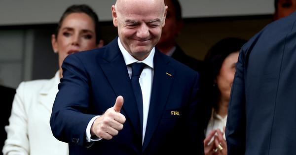 svi-grme-na-danija-infantina,-ali-mogu-samo-da-mu-pljunu-pod-prozor:-otkriveno-zasto-je-sef-fifa-nedodirljiv-i-posle-skandala-sa-trampom! svi-grme-na-danija-infantina,-ali-mogu-samo-da-mu-pljunu-pod-prozor:-otkriveno-zasto-je-sef-fifa-nedodirljiv-i-posle-skandala-sa-trampom!