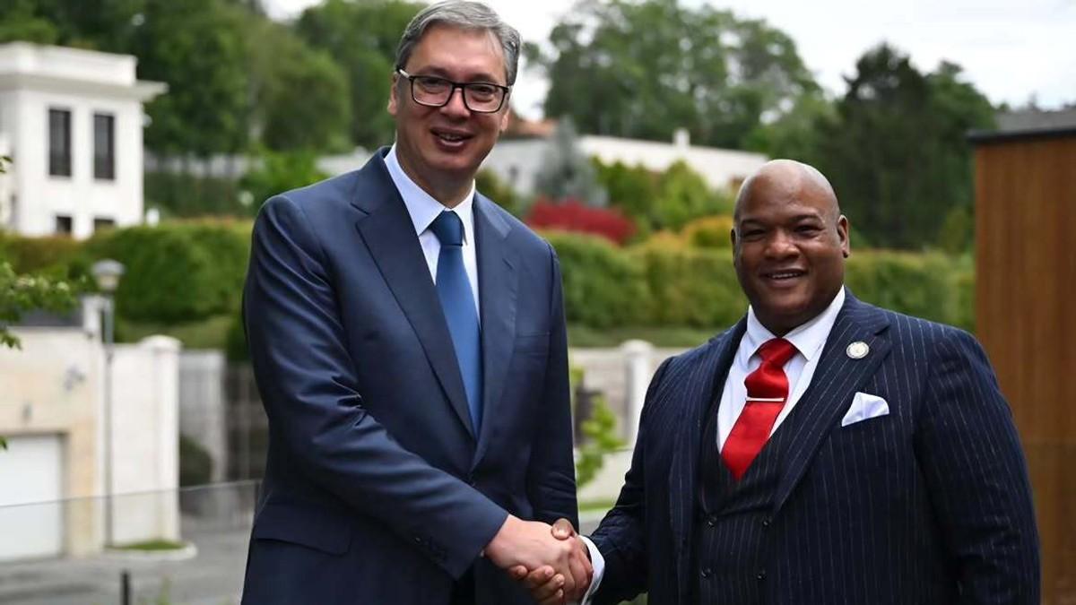 vucic-se-sastao-sa-trampovim-savetnikom:-“razmenili-smo-misljenja-i-o-situaciji-na-kim-i-polozaju-srba” vucic-se-sastao-sa-trampovim-savetnikom:-“razmenili-smo-misljenja-i-o-situaciji-na-kim-i-polozaju-srba”