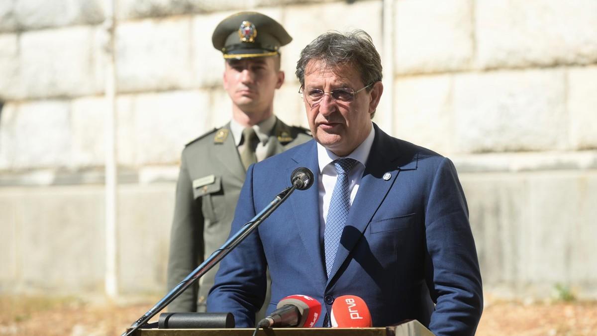 “devojke-ce-ici-dobrovoljno,-uskoro-se-donosi-zakon!”-gasic-o-obaveznom-sluzenju-vojnog-roka:-“juce-smo-obisli-kasarnu-u-kursumliji,-to-je-za-ponos” “devojke-ce-ici-dobrovoljno,-uskoro-se-donosi-zakon!”-gasic-o-obaveznom-sluzenju-vojnog-roka:-“juce-smo-obisli-kasarnu-u-kursumliji,-to-je-za-ponos”