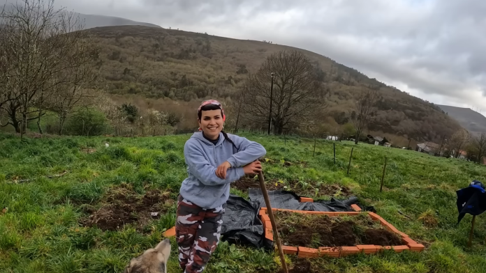 “preselila-sam-se-na-selo,-mesecno-trosim-50-evra”:-lucija-(27)-napustila-grad-i-zivi-u-mestu-sa-devet-stanovnika-–-evo-koliko-je-platila-kucu-(video)
