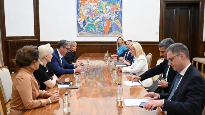 vucic-najavio-velike-promene:-brzi-razvoj-lokalnih-samouprava-i-saradnja-sa-etno-mrezom