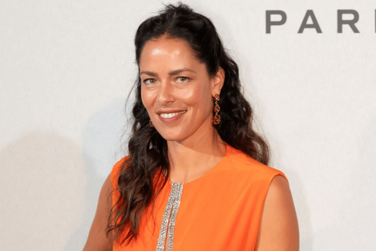 ana-ivanovic-stigla-na-nedelju-mode-i-pariz-je-stao:-pojavila-se-u-kreaciji-koju-je-nemoguce-ignorisati,-svi-su-gledali-samo-u-jedan-detalj ana-ivanovic-stigla-na-nedelju-mode-i-pariz-je-stao:-pojavila-se-u-kreaciji-koju-je-nemoguce-ignorisati,-svi-su-gledali-samo-u-jedan-detalj