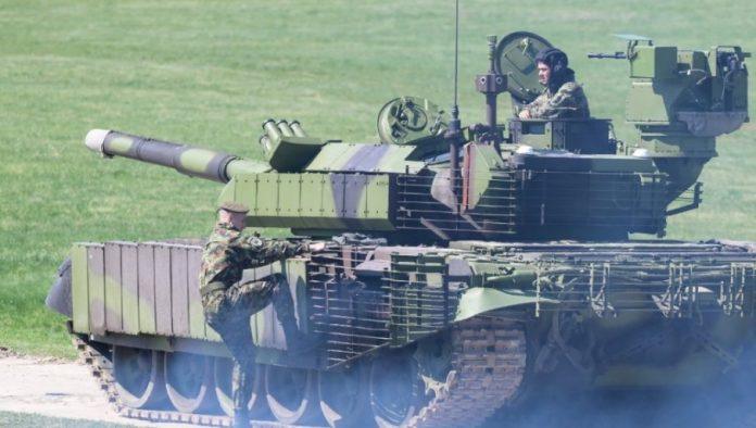 celicna-snaga-iz-srca-srbije:-tenkisti-iz-kraljeva-cuvaju-borbenu-gotovost-vojske-srbije-(foto/video)