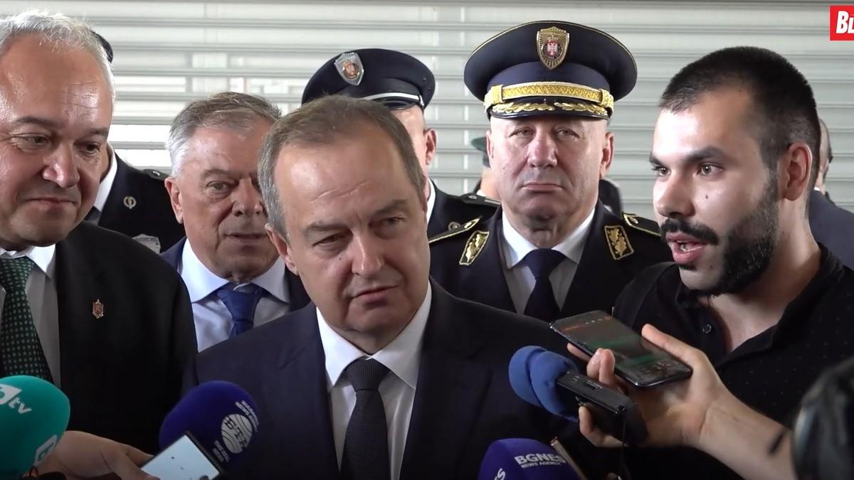(video)-“sram-vas-bilo!”-dacic-podigao-buru-usred-bugarske-i-odgovorio-na-provokacije:-“priznaju-kosovo,-a-nama-drze-lekcije!” (video)-“sram-vas-bilo!”-dacic-podigao-buru-usred-bugarske-i-odgovorio-na-provokacije:-“priznaju-kosovo,-a-nama-drze-lekcije!”