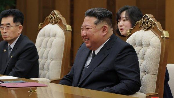 kimovi-neprijatelji-kao-“na-iglama”:-severna-koreja-jaca-nuklearni-arsenal,-odrzan-vazan-sastanak kimovi-neprijatelji-kao-“na-iglama”:-severna-koreja-jaca-nuklearni-arsenal,-odrzan-vazan-sastanak
