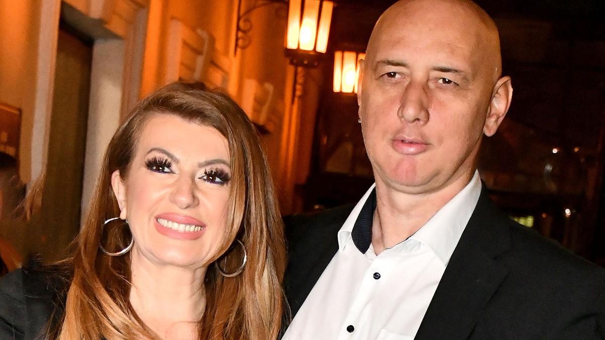 ovo-je-tasketova-prva-zena-rodila-mu-je-cerku-lepoticu,-jelena-zablistala-na-porodicnom-slavlju,-a-kada-je-podelila-sliku-sa-majkom-svi-su-rekli-da-je-njena-kopija ovo-je-tasketova-prva-zena-rodila-mu-je-cerku-lepoticu,-jelena-zablistala-na-porodicnom-slavlju,-a-kada-je-podelila-sliku-sa-majkom-svi-su-rekli-da-je-njena-kopija