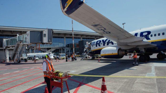 otkriveno-kakve-povrede-ima-srbin-koji-je-preziveo-dramu-u-avionu!-zamalo-ispao-kroz-prozor-nakon-jezivog-incidenta:-tragedija-izbegnuta-u-zadnji-cas