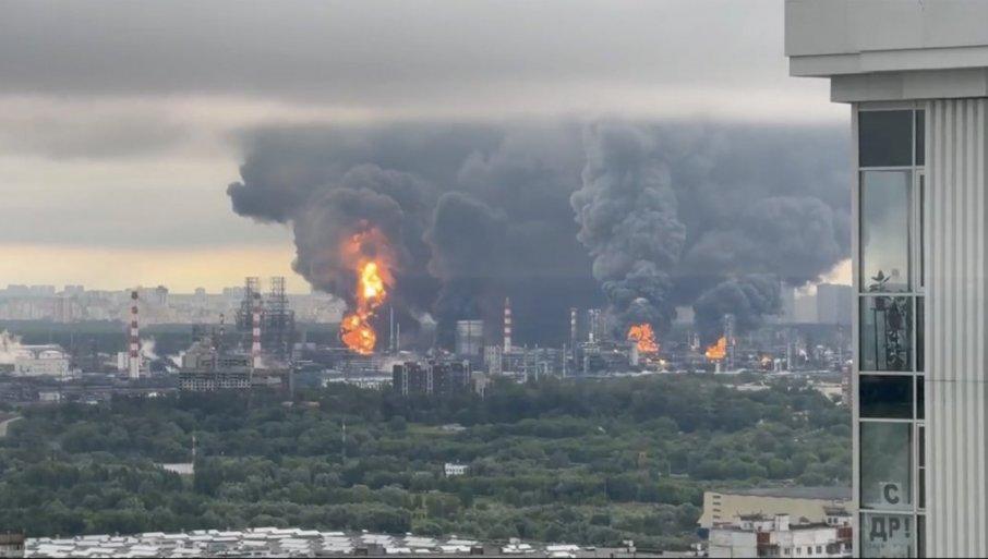 rusi-priznali-da-imaju-problema-sa-gorivom:-moskva-zabranila-izvoz-benzina-i-dizela rusi-priznali-da-imaju-problema-sa-gorivom:-moskva-zabranila-izvoz-benzina-i-dizela