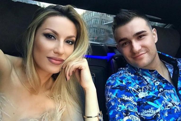 bivsi-decko-rade-manojlovic-napravio-haos-na-spomen-njenog-imena:-nije-mogao-da-dode-sebi,-odmah-prekinuo-sve! bivsi-decko-rade-manojlovic-napravio-haos-na-spomen-njenog-imena:-nije-mogao-da-dode-sebi,-odmah-prekinuo-sve!