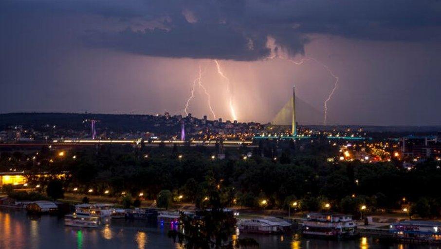 (mape)-nevreme-se-premesta-ka-ovom-delu-srbije:-rhmz-izdao-novo-upozorenje,-stizu-pljuskovi,-grad-i-jak-vetar (mape)-nevreme-se-premesta-ka-ovom-delu-srbije:-rhmz-izdao-novo-upozorenje,-stizu-pljuskovi,-grad-i-jak-vetar