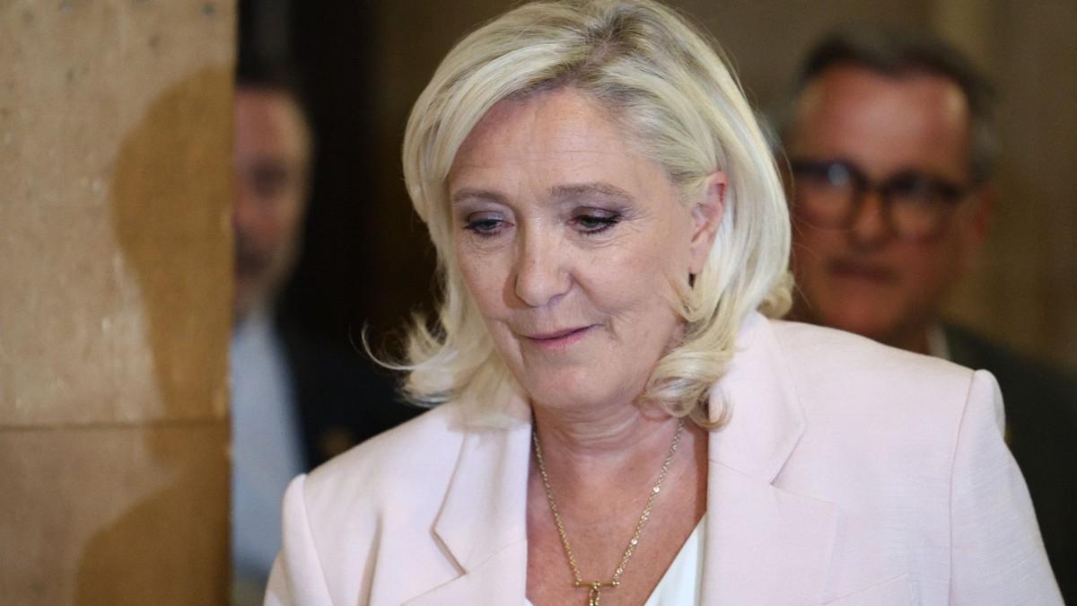imala-bi-ubedljivu-pobedu-anketa:-marin-le-pen-favorit-na-predsednickim-izborima-u-francuskoj imala-bi-ubedljivu-pobedu-anketa:-marin-le-pen-favorit-na-predsednickim-izborima-u-francuskoj