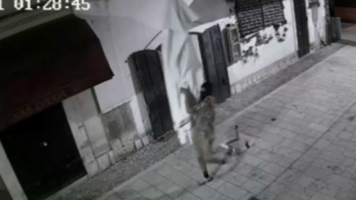 snimak-krade-suncobrana-iz-vinoteke-lopov-bez-blama-ordinira-sa-fantomkom-na-glavi-(video)