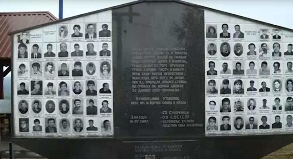 obelezena-godisnjica-stradanja-srpskih-civila-i-vojnika-u-selu-zalazje-kod-srebrenice:-parastos-srbima-ubijenim-na-petrovdan-pre-34-godine obelezena-godisnjica-stradanja-srpskih-civila-i-vojnika-u-selu-zalazje-kod-srebrenice:-parastos-srbima-ubijenim-na-petrovdan-pre-34-godine