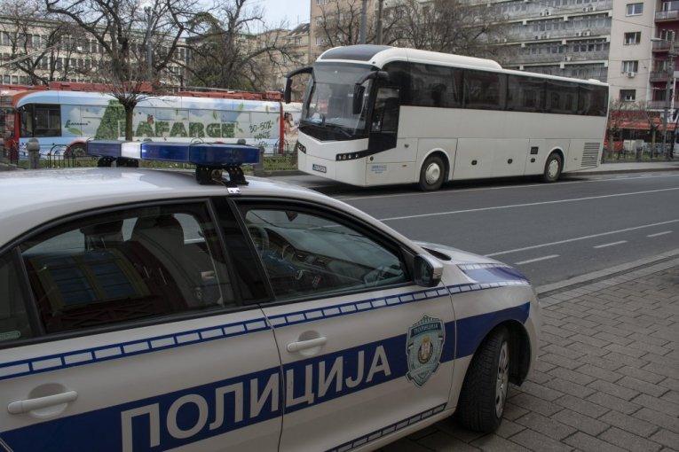 nasa-pevacica-demolirala-salon:-nevideni-skandal-na-estradi,-objavljeni-svi-detalji-drame,-evo-sta-su-joj-uradili-sa-kosom! nasa-pevacica-demolirala-salon:-nevideni-skandal-na-estradi,-objavljeni-svi-detalji-drame,-evo-sta-su-joj-uradili-sa-kosom!