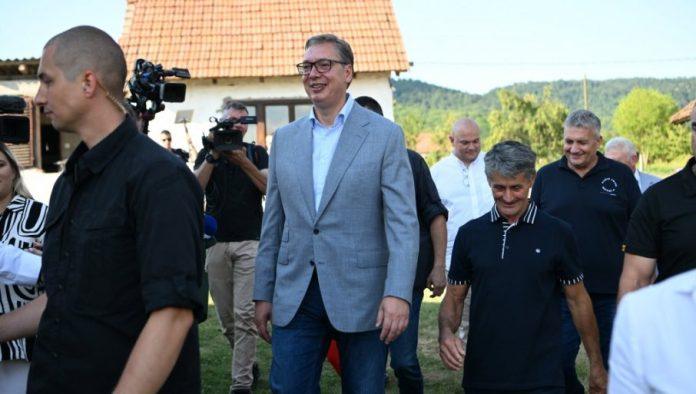 “obradovacemo-sve-punoletne-gradane”-vucic-iz-loznice-govorio-o-novim-merama