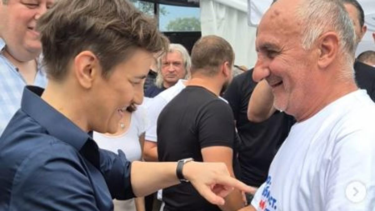 “ni-pljuskovi-nisu-mogli-da-sprece-nase-druzenje”-brnabic-u-crepaji:-nasa-politika-je-ujedinjena-srbija,-sa-svima-treba-razgovarati-(foto) “ni-pljuskovi-nisu-mogli-da-sprece-nase-druzenje”-brnabic-u-crepaji:-nasa-politika-je-ujedinjena-srbija,-sa-svima-treba-razgovarati-(foto)