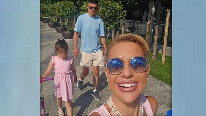 jovana-pokazala-kako-se-tigar-slaze-sa-njenom-cerkom-prizor-sa-beogradskih-ulica-koji-topi-srca:-voditeljka-objavila-porodicne-trenutke